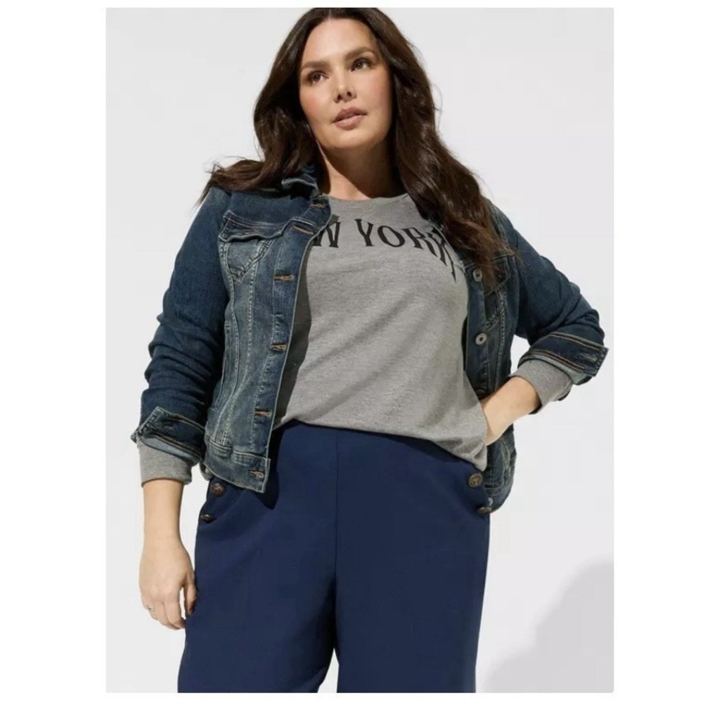 Torrid Denim‎ Trucker Jean Jacket Long Sleeve Button Up Medium Wash Size 2X